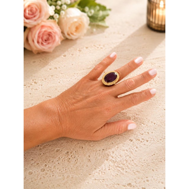 Vintage Italian Jumbo Amethyst Cocktail Ring in 14k Gold, 20 Carats, Size 7.75 For Sale - Image 14 of 15
