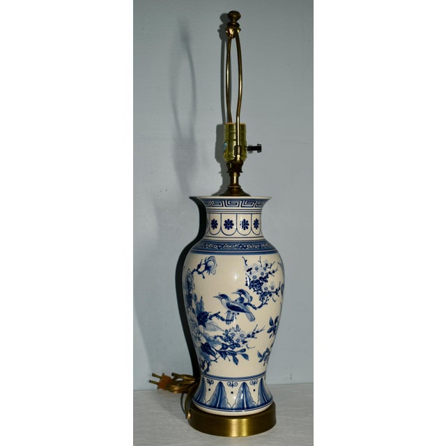 Vtg. Blue & White Porcelain Floral Design Table Lamp W/Brass Base For Sale - Image 9 of 13