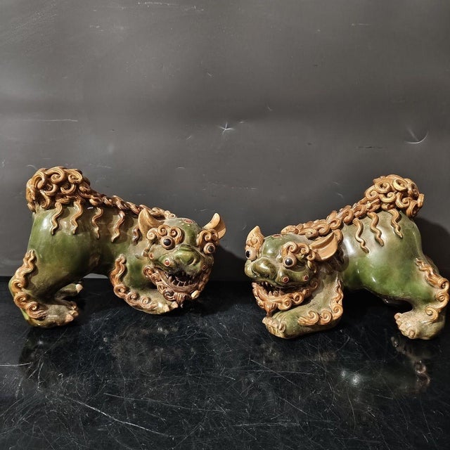 Ceramic Vintage Shiwan Kiln Glazed Ceramic Foo Dogs / Guardian Lions - A Pair For Sale - Image 7 of 8