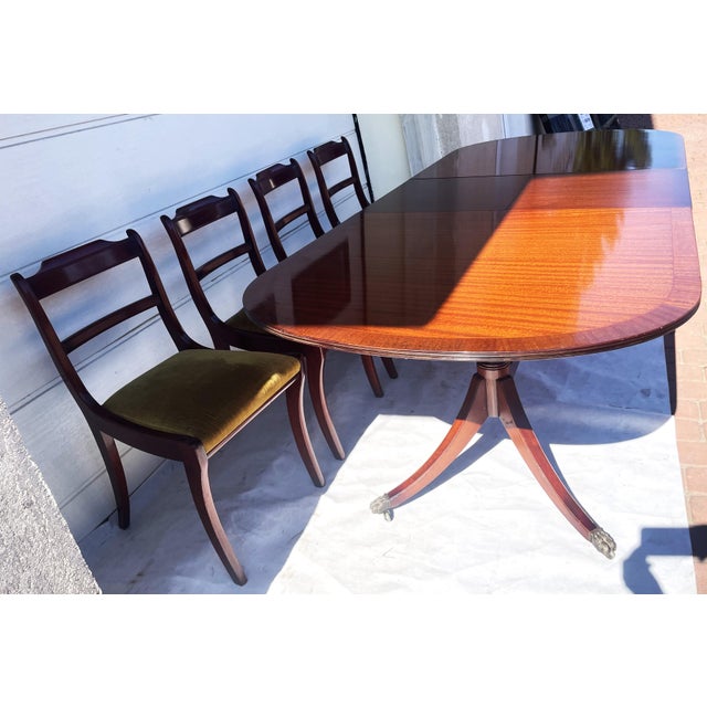 English Extendable Dining Table and Chairs from Graves & Thomas, 1960s, Set of 5 For Sale - Image 3 of 18