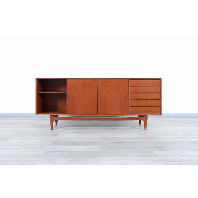 Wood 1960s Danish Modern Teak Credenza For Sale - Image 7 of 13