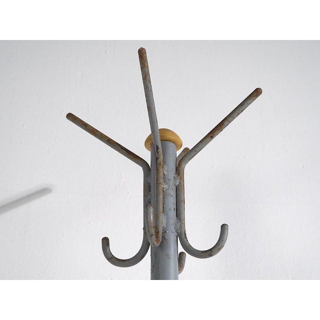 Antique antique iron coat rack (c.1920) Dimensions: Diameter: 62 cm Height: 188 cm Style: Art Nouveau Materials and...
