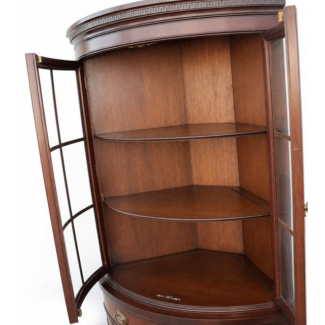 1950s Vintage Drexel New Travis Court Bow-Front Corner China Cabinet For Sale - Image 9 of 15