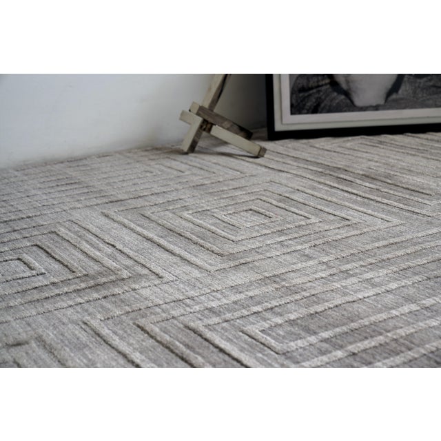 Exquisite Rugs Castelli Handmade Bamboo Silk & Cotton Gray Rug-10'X14' For Sale In Los Angeles - Image 6 of 7