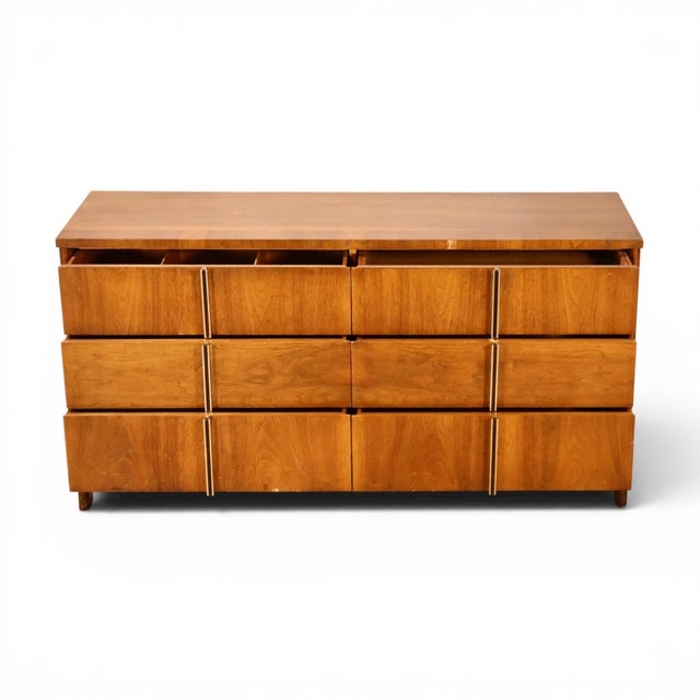 Mid-Century Modern John Widdicomb Vintage Mid Century Modern Lowboy Dresser C. 1960s For Sale - Image 3 of 10