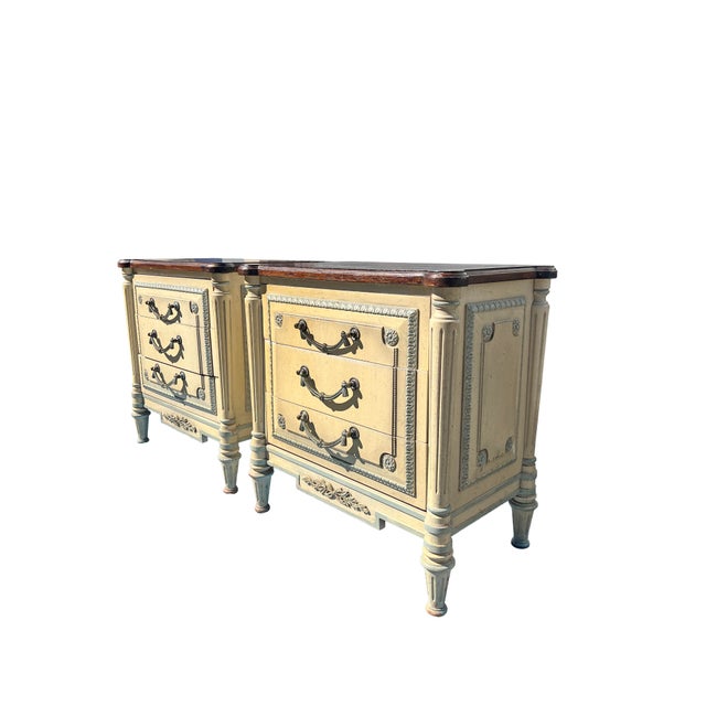 Vintage French Provincial Style Pair Nightstands or End Accent Side Tables For Sale In New York - Image 6 of 11