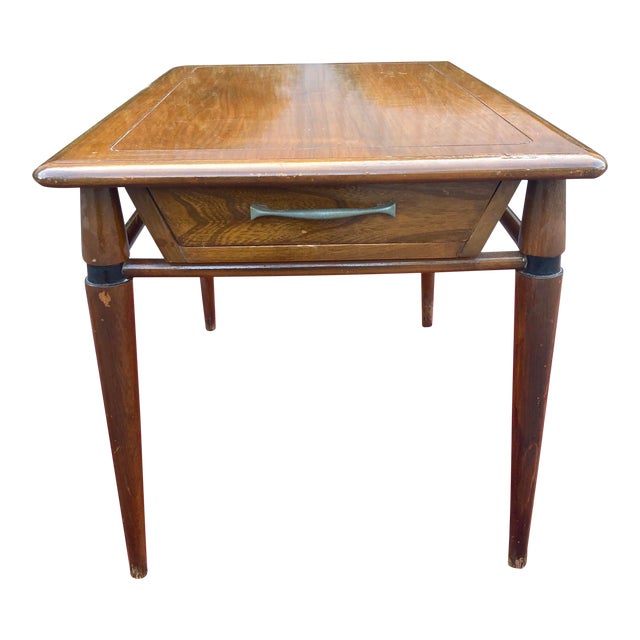 Mid-Century Modern End Table With Drawer For Sale