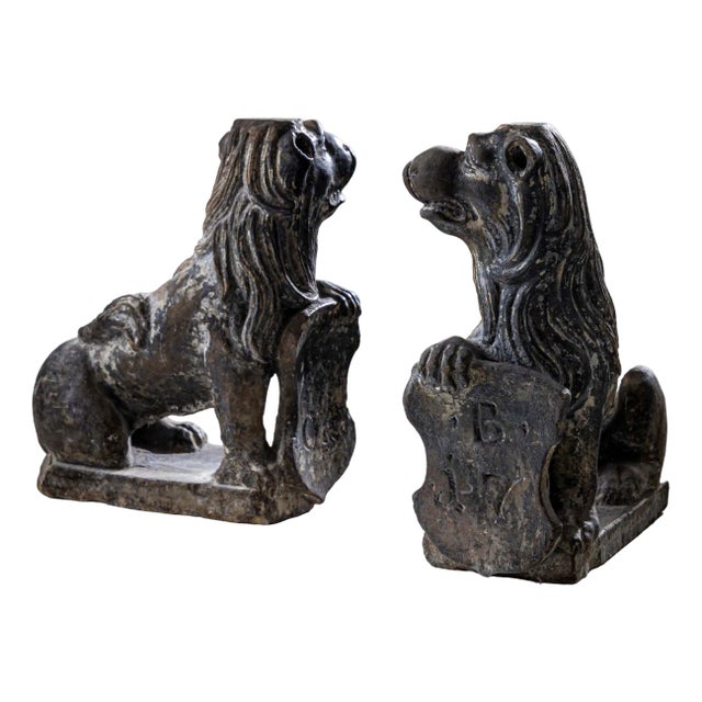 Sculptures of Lions, 1701, Stone, Set of 2 For Sale
