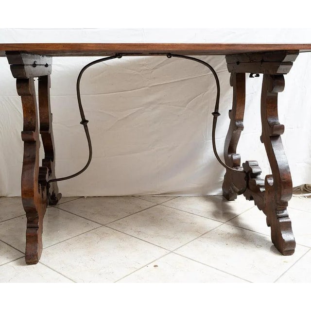 Antique Table in Solid Walnut, Naples, Early 18th Century For Sale - Image 5 of 7