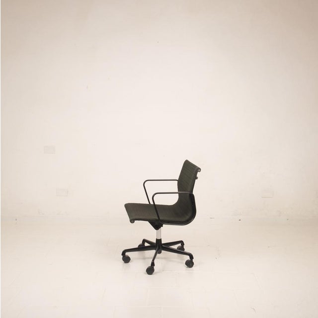 Vintage Black Aluminum Office Chair by Charles & Ray Eames for ICF, 1970s For Sale - Image 4 of 18