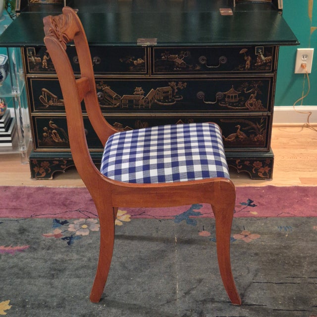Duncan Phyfe Early 20th Century Duncan Phyfe Style Rose Carved Mahogany Side Chair Blue Gingham For Sale - Image 4 of 9