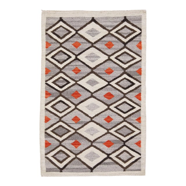Early 21st Century Gray Modern Flat-Weave Navajo Style Wool Rug With Geometric Motif For Sale