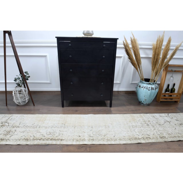 1970s Vintage Turkish Handmade Wool Cotton Beige Runner Rug For Sale - Image 4 of 11