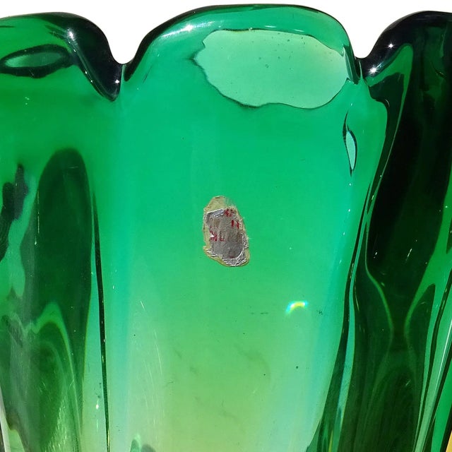 Murano Vintage Murano Sommerso Green Golden Yellow Italian Art Glass Decorative Ribbed Swirl Flower Vase For Sale - Image 4 of 7