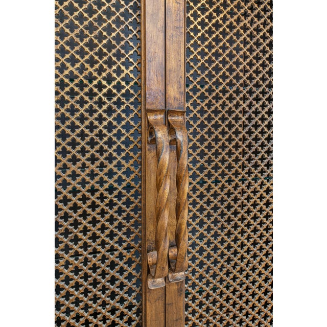 Asian 1960s Gold Leaf Finish Wood Cabinet With Carved Lattice Doors and Glass Shelving For Sale - Image 3 of 7