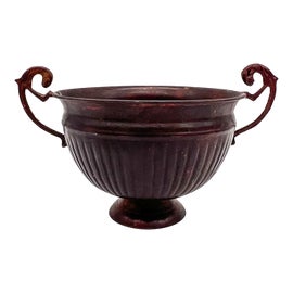 Example of Mottahedeh Urns