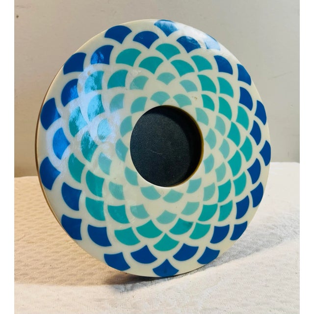 1960s Vintage Jonathon Adler Art Deco Style Blue & White Small Round Tabletop Picture Frame For Sale - Image 5 of 9