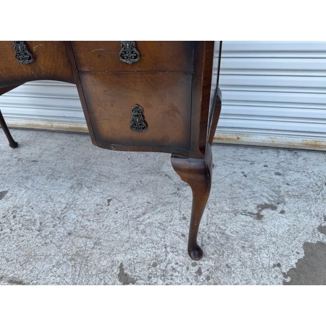 Mid 20th Century Golden Key Vanity With Mirror For Sale - Image 4 of 12