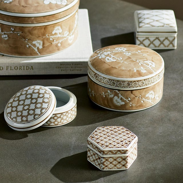 Brown Province Lidded Boxes St/3 For Sale - Image 8 of 8