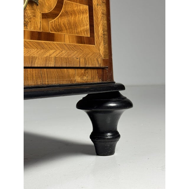 French Marquetry Chest of Drawers, 18th Century For Sale - Image 5 of 18