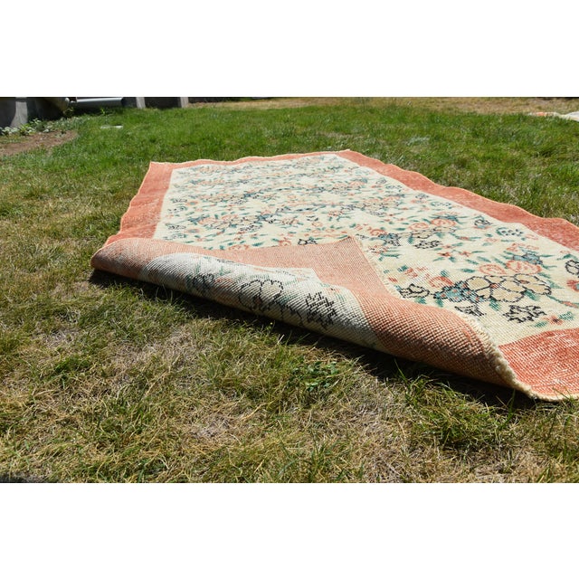 1970s Vintage Boho Style Hand Knotted Floral Beige Oushak Rug For Sale - Image 4 of 8