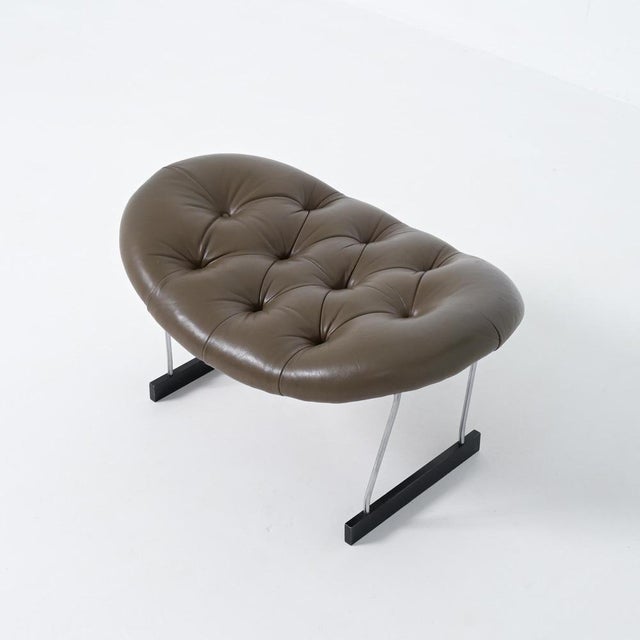 Metal F592 Ottoman in Leather by Geoffrey Harcourt for Artifort, 1960s For Sale - Image 7 of 18