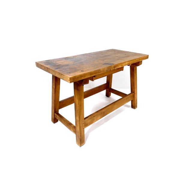 Industrial-style furniture and pieces from workshops are currently very popular. However, most of these items have never...