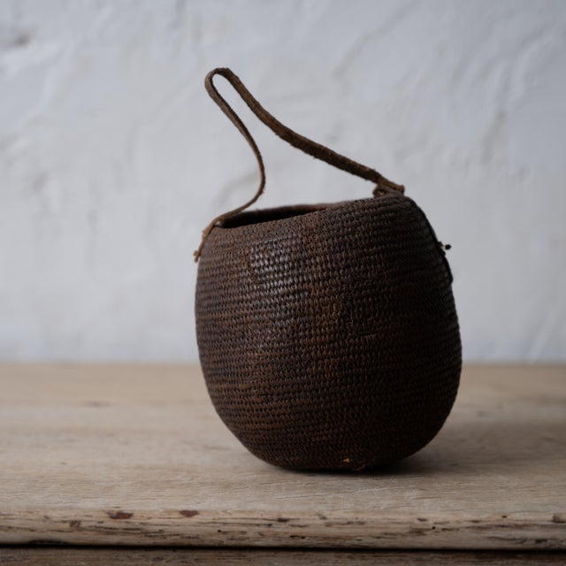 1900 - 1909 Kenyan Dorobo Water Basket, c.1900 For Sale - Image 5 of 7