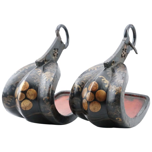 Japanese Samurai Abumi Stirrups Lacquer Edo, 18th Century - A Pair For Sale - Image 10 of 10