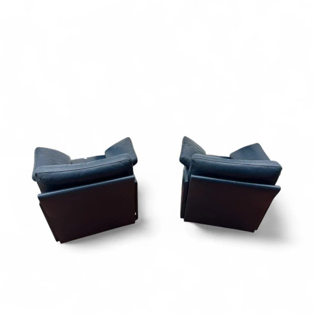 Team Lounge Chairs in Leather from Wellis, 1980s, Set of 2, in Flawless conditions. Designed 1980 to 1989