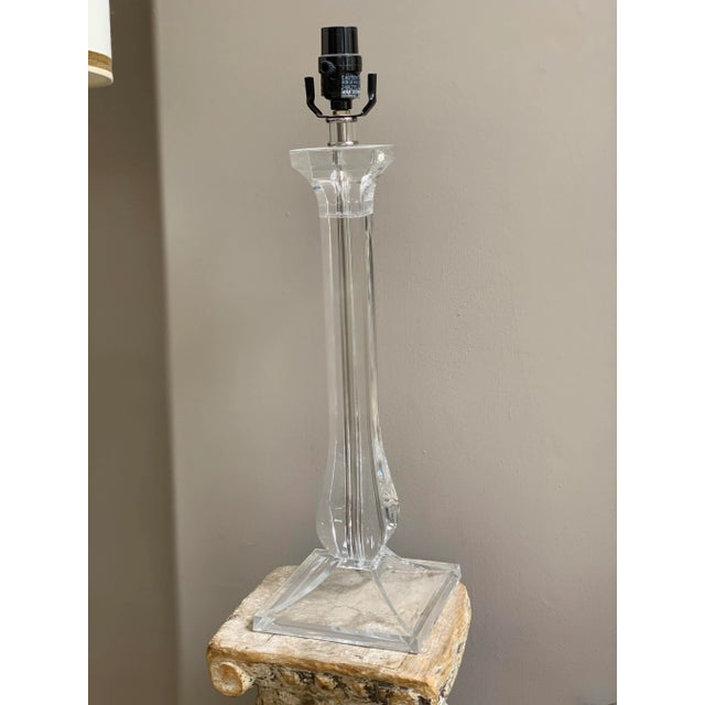 Vintage Lucite Pillar Table Lamp For Sale - Image 4 of 8