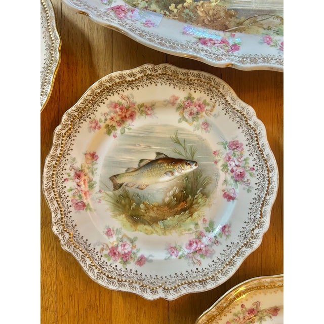 Antique O & E Gutherz Royal Austria Hand Painted Fish Dinnerware Circa 1899-1918 - A Set of 10 Pieces For Sale - Image 4 of 18