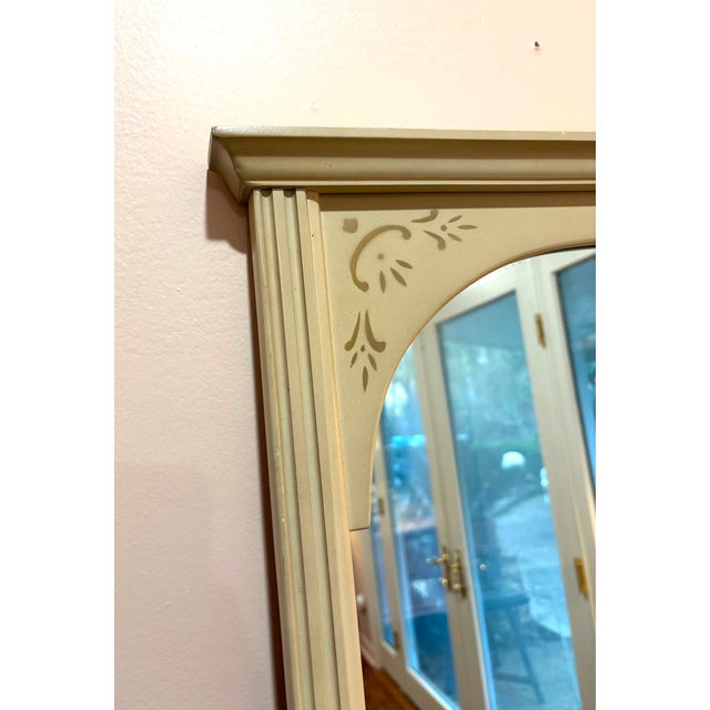 Traditional Bassett 1950s Ivory/Gold Stenciled Vertical Wall Mirror For Sale - Image 3 of 4