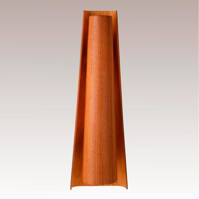 Mid-Century Modern Conical Teak Wall Lamp by Henning Wind-Hansen for Voss, 1960 For Sale - Image 3 of 10