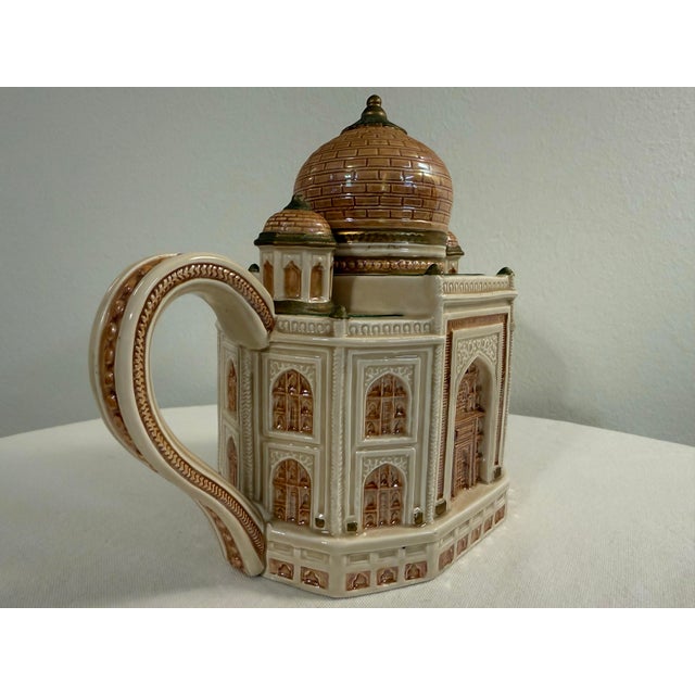 Traditional 1990s Fitz & Floyd- The Taj Mahal Teapot, Part of the Famous Landmarks Around the World / Special Teas Collection For Sale - Image 3 of 11