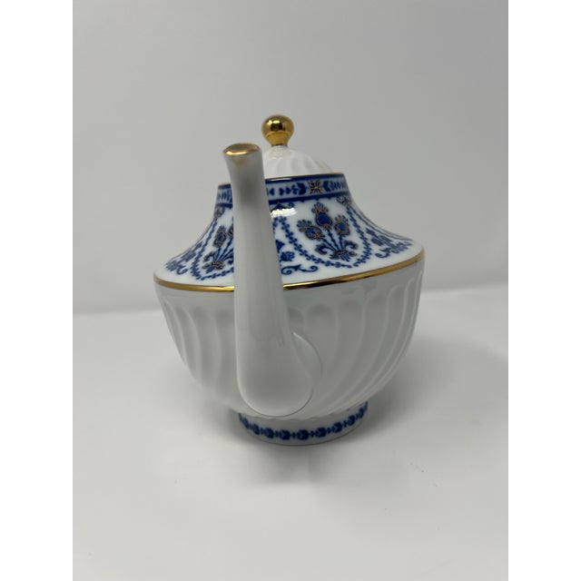 1970s 1970s Russian Lomonosov Hand-Decorated Porcelain Teapot With Cobalt Blue & Gold, St. Petersburg For Sale - Image 5 of 9