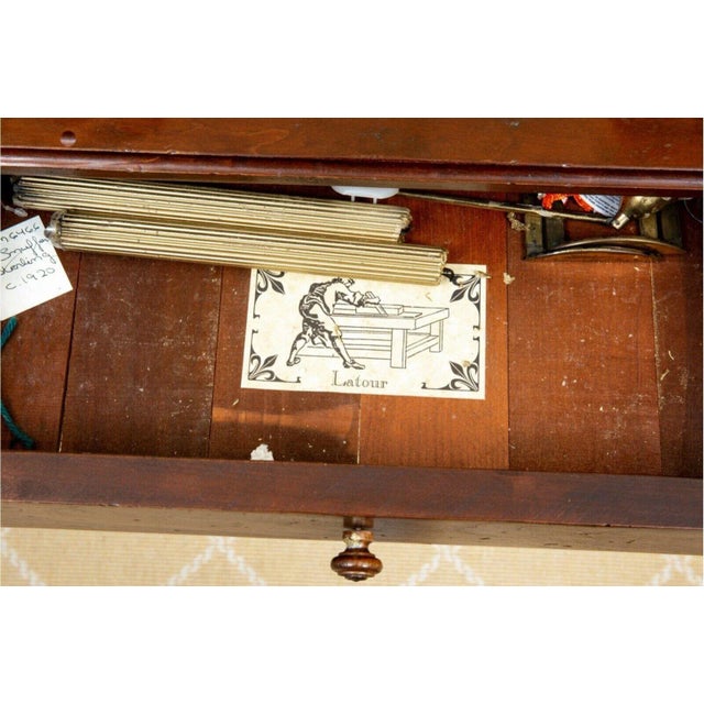 French Louis XV 19th Century Walnut Side Table With Scalloped Apron For Sale - Image 9 of 10