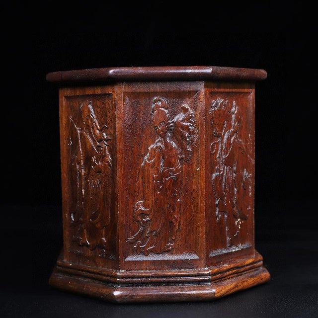 Dimensions: Height 16.5 cm (6.5") x Length 16.5 cm (6.5") x Width 16.5 cm (6.5") Material: Solid Hardwood (Huali Rosewood)...