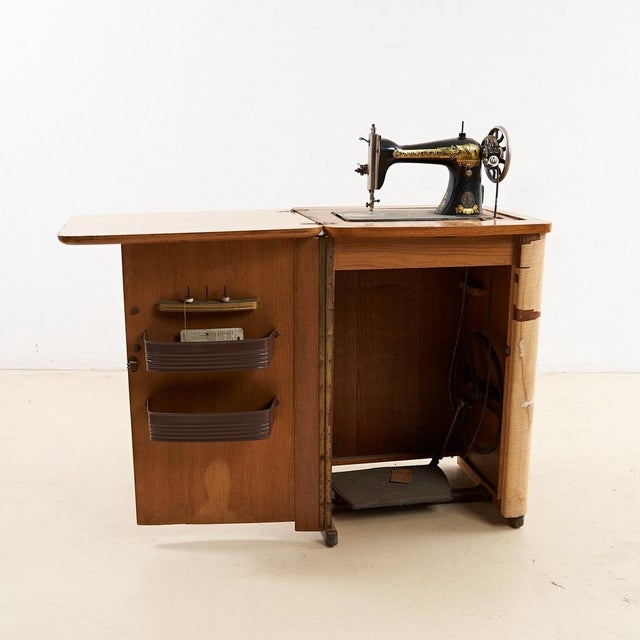 Singer Vintage Sewing Machine For Sale - Image 4 of 10