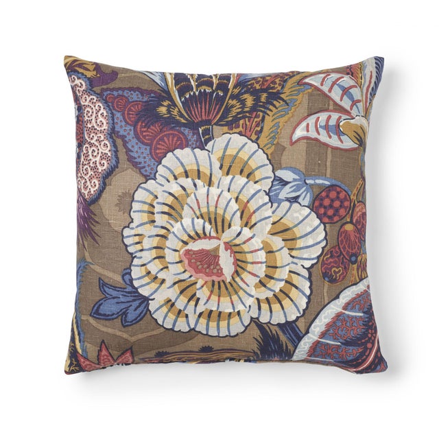 This 18" x 18" pillow features Zanzibar Linen Print in Cerulean, a swirling pattern of exotic flowers and stylized leaves...