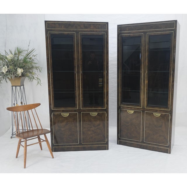 Pair of Dark Burl Wood Lighted Display Curio Cabinets Vitrines Mastercraft MINT For Sale - Image 11 of 18