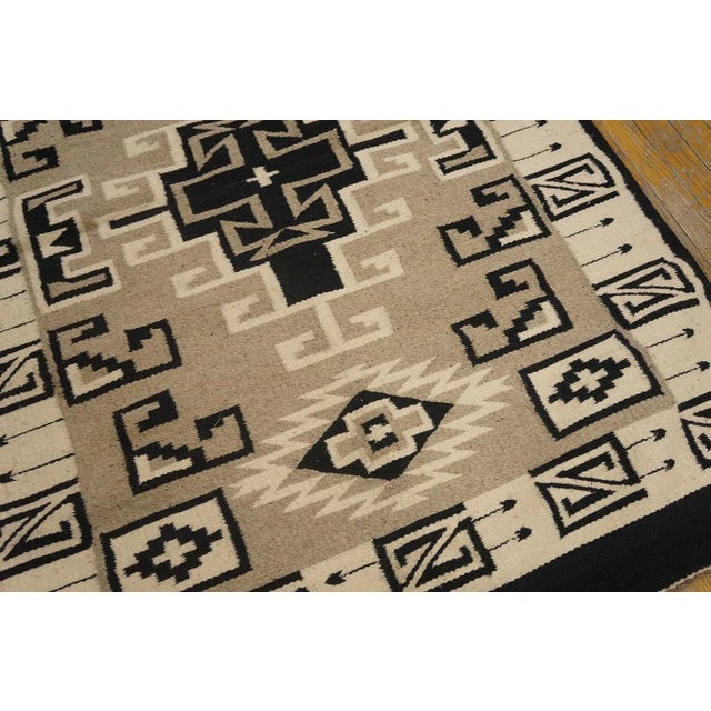 1940s Gray Geometric Mid-20th Century American Navajo Carpet 4' X 5'8'' Flatweave Wool Rug For Sale - Image 4 of 9