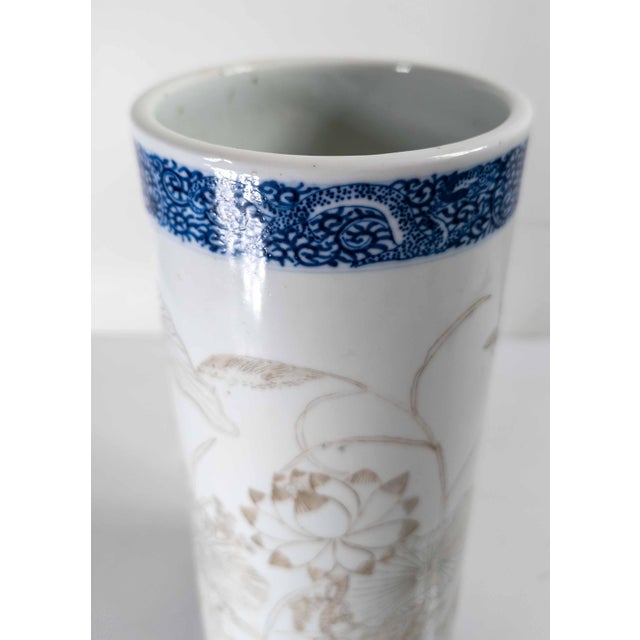 20th Century Chinese Late Qing or Republic Period Porcelain Hat Stand With Kezi Decoration For Sale In New York - Image 6 of 17
