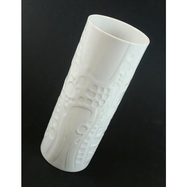 Mid-Century Modern Large Vintage Porcelain Model No. 7840/2 Vase with Abstract Relief Decor from Gerold-Porzellan Bavaria, 1960s-1970s For Sale - Image 3 of 10