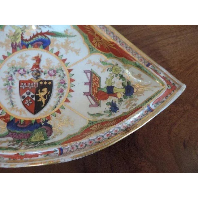18th Century English George III Chamberlains Worcester Imari Dragon in Compartment Armorial Plate Bowl For Sale In New York - Image 6 of 11