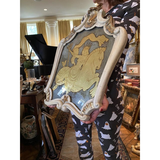 Early 20th Century Maison Jansen Verre églomisé French Style Mid Century Carved Gilt Mirror For Sale In New York - Image 6 of 12