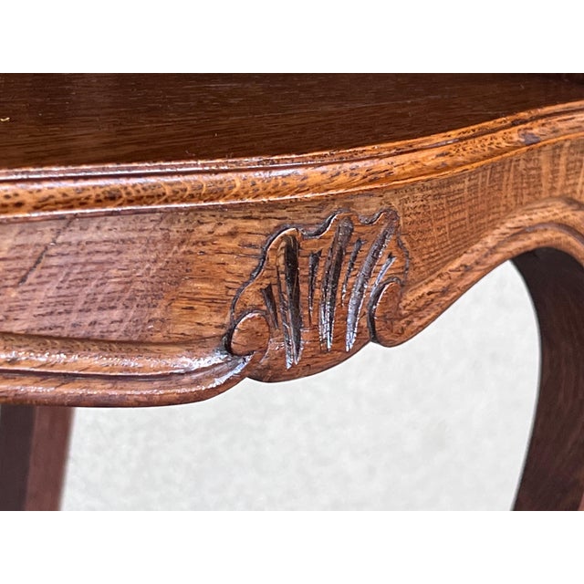 Early 20th Century Pair of Walnut Nightstands Tables with Drawer and Open Shelf For Sale - Image 13 of 18