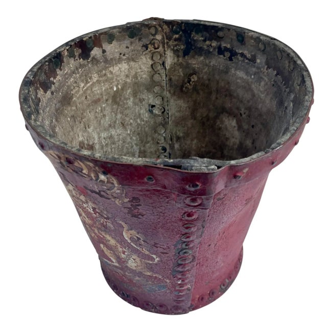 English 19th-Century Antique English Georgian Red Leather Hand-Decorated Armorial Shield Fire Bucket For Sale - Image 3 of 10