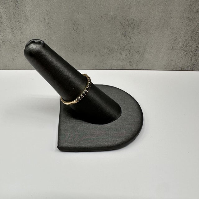 Contemporary Black Diamond Ring in 14kt Yellow Gold – 0.25ctw Round Black Diamonds, Size 7 For Sale - Image 3 of 5