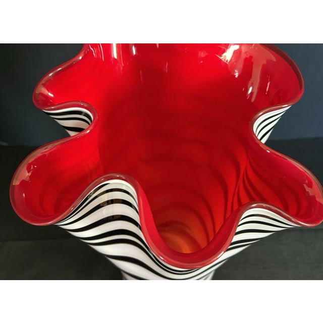 1980s Vintage Murano Style European Blown Art Glass Handkerchief Vase For Sale - Image 5 of 11